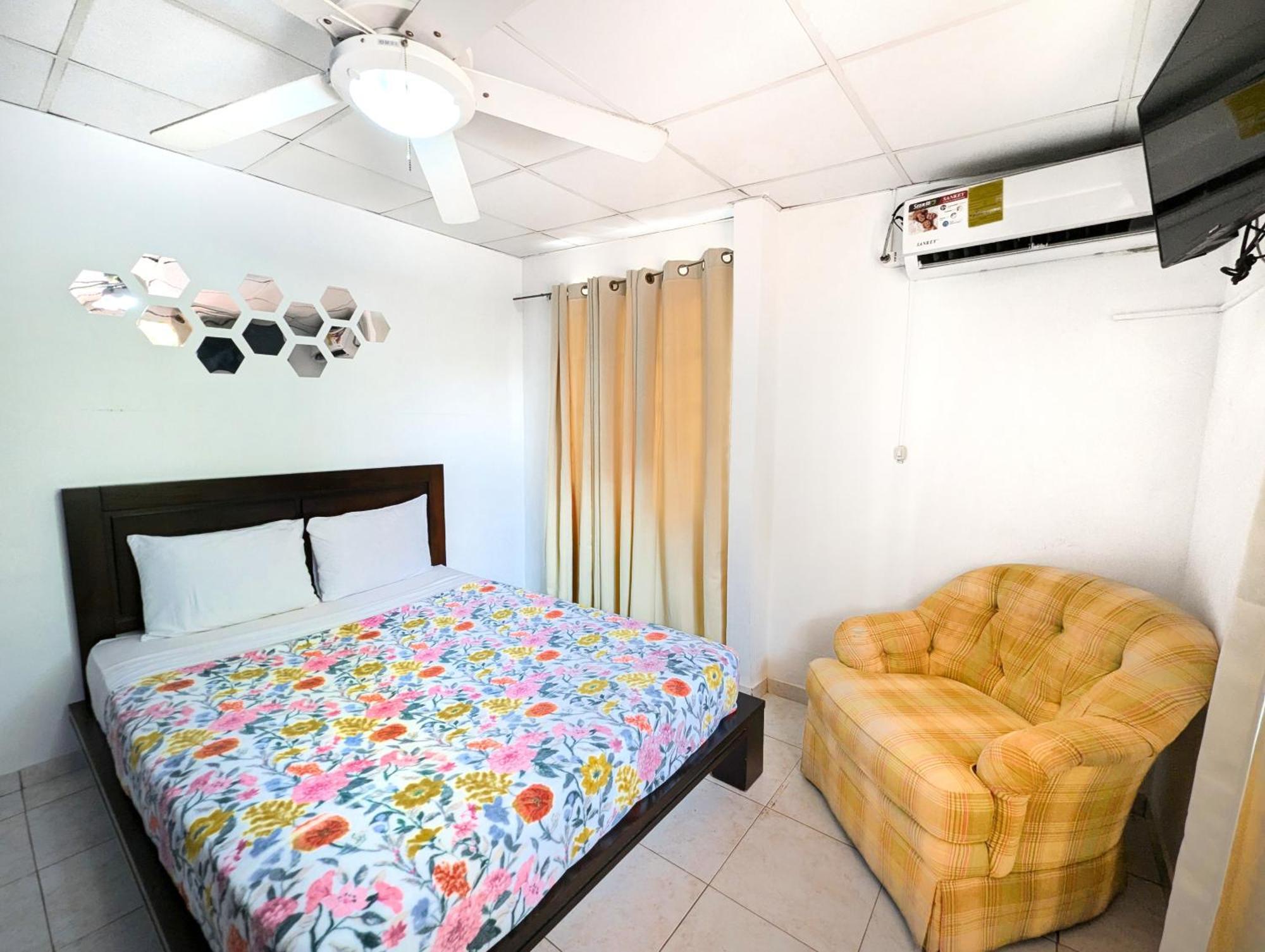 Habitacion con Turbo WiFi en Marbella Ciudad de Panamá Exterior foto